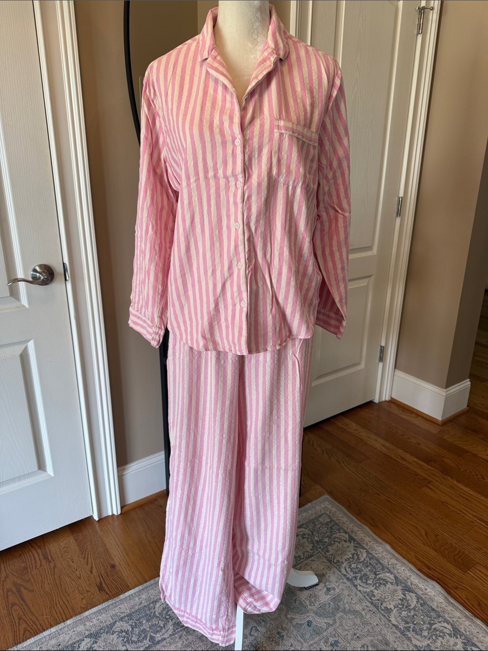 Victoria’s Secret Pink, White and Gold Metallic Striped Pajama Set Size Medium